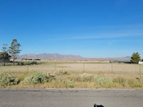 Pahrump Land with Mountain Views