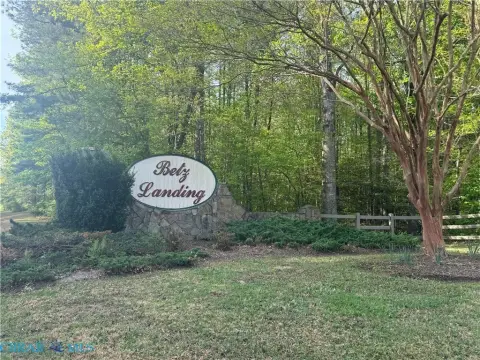 Buildable Lot in Betz Landing