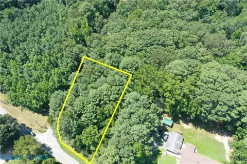 Wooded Parcel Near Waterfront Destinations