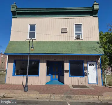 Commercial Space on N High