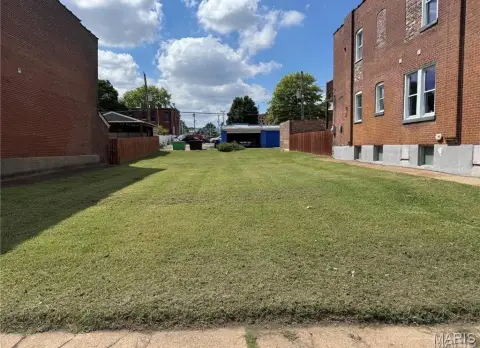 Residential Lot in St. Louis