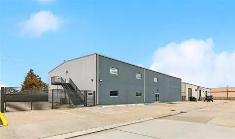 Renovated Commercial Building Near Studios