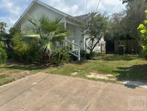 Two-Cottage Duplex Property