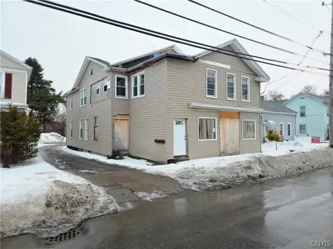 Mixed-Use Building in New York Mills