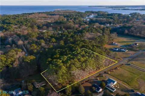 Land on Gwynn's Island