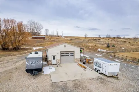 Land with Heated Shop in Cody