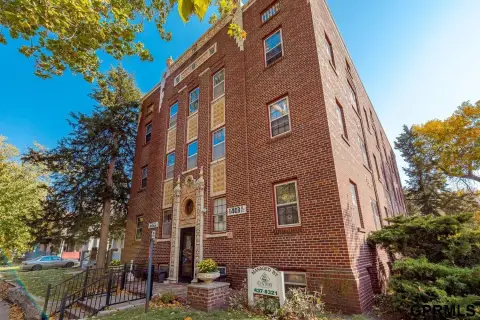 18-Unit Apartment Building