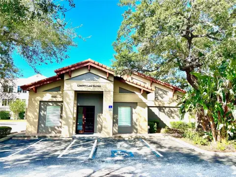 Tastefully Decorated Office in Tampa