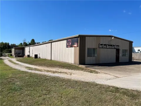 Insulated Flex Building with Offices