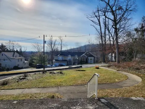Residential Land in Watchung Boro