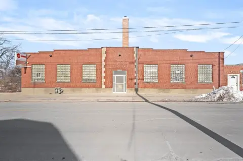 Industrial Flex Building with Loading Access