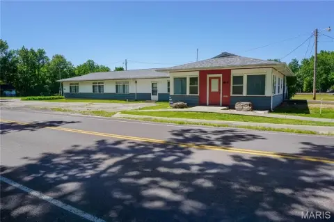 Versatile Commercial Property in St James