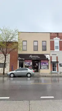 Mixed-Use Property in High Traffic Area