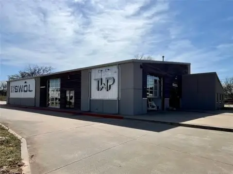 Versatile Commercial Space in Jenks