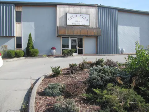 Kingsport Commercial Building with Parking