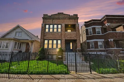 Chicago Two-Unit Building For Sale