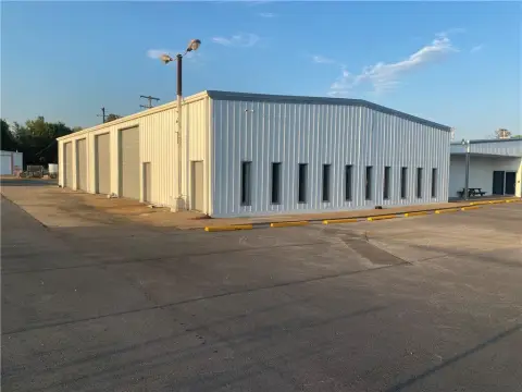 Flex Space with Overhead Doors