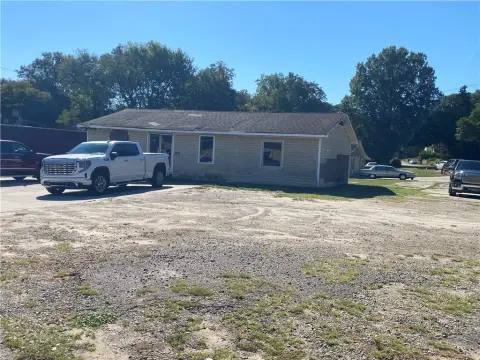 Commercial Corner Lot with Building