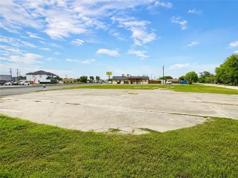Commercial Corner Lot