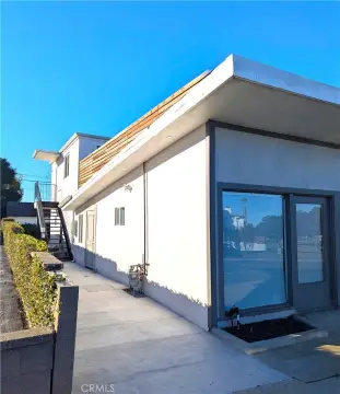 Manhattan Beach Second Floor Office