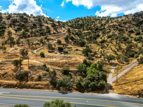 Waterfront Acreage with Lake Kaweah Views