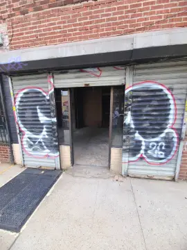 Corner Storefront with Flexible Layout