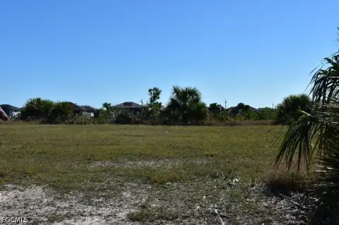 Waterfront Lot in Cape Coral