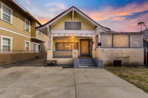 Los Angeles Duplex with Upside