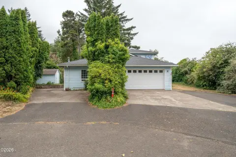 Duplex with Oversized Garage
