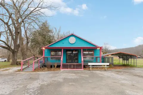 Versatile Multi-Building Commercial Property