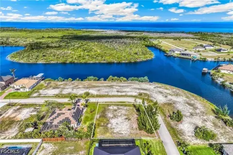 Corner Lot in Cape Coral