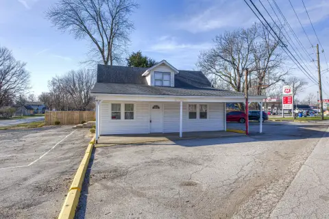 Renovated Mixed-Use Property, Indianapolis