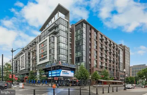 Modern Residential Income Apartment