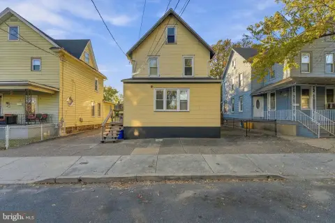 4-Unit Residential Building