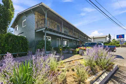 15-Unit Apartment Building