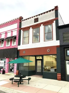 Lakeview Commercial Building Opportunity