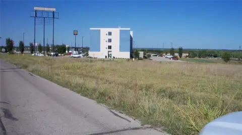 Commercial Land Near I-35