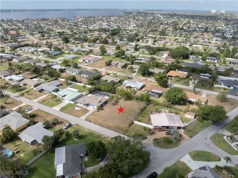 Cape Coral Homesite in Yacht