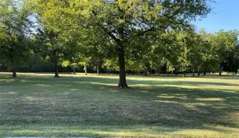 Residential Land in Emerald Valley