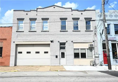Mixed-Use Building with Garage