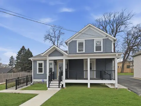 Commercial Space in McHenry, IL