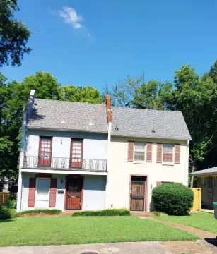 Well-Maintained Duplex Near Chickasaw Garden