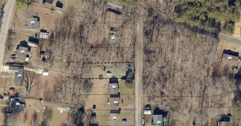 Land in Convenient Eden Location