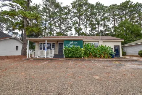 C-3 Storefront Building