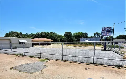 Fenced-Gated Flex Space