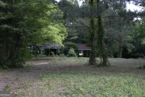 Commercial Development Site with Existing Building