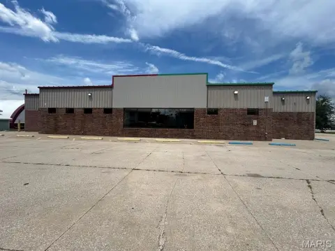 Remodeled Commercial Building in La Plata