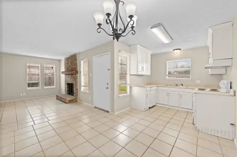 Arlington Duplex with Vacant Unit