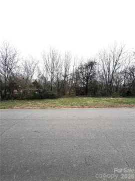 Undeveloped Lot Near Downtown Hickory