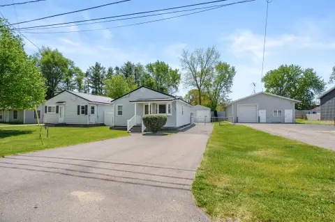 Two Homes on Large Lot